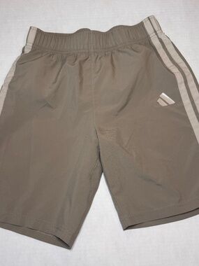 Boys Medium Adidas Size 10-12 Tan Cream Logo Athletic Running Shorts